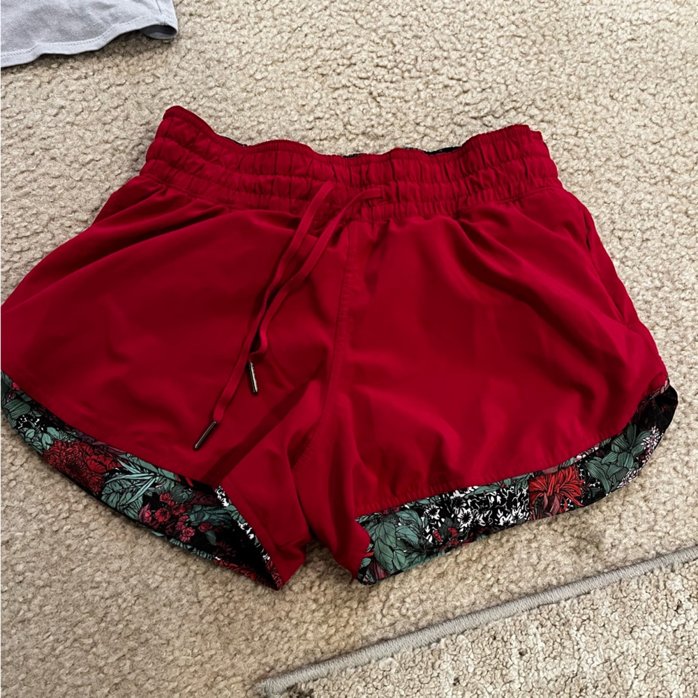 Reversible Lululemon Womens athletic shorts